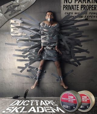 Nedala ti z lásky ? Použij sílu lepící pásky. To byl marketingový slogan, který v minulosti vyvolal vlnu kontroverze a...